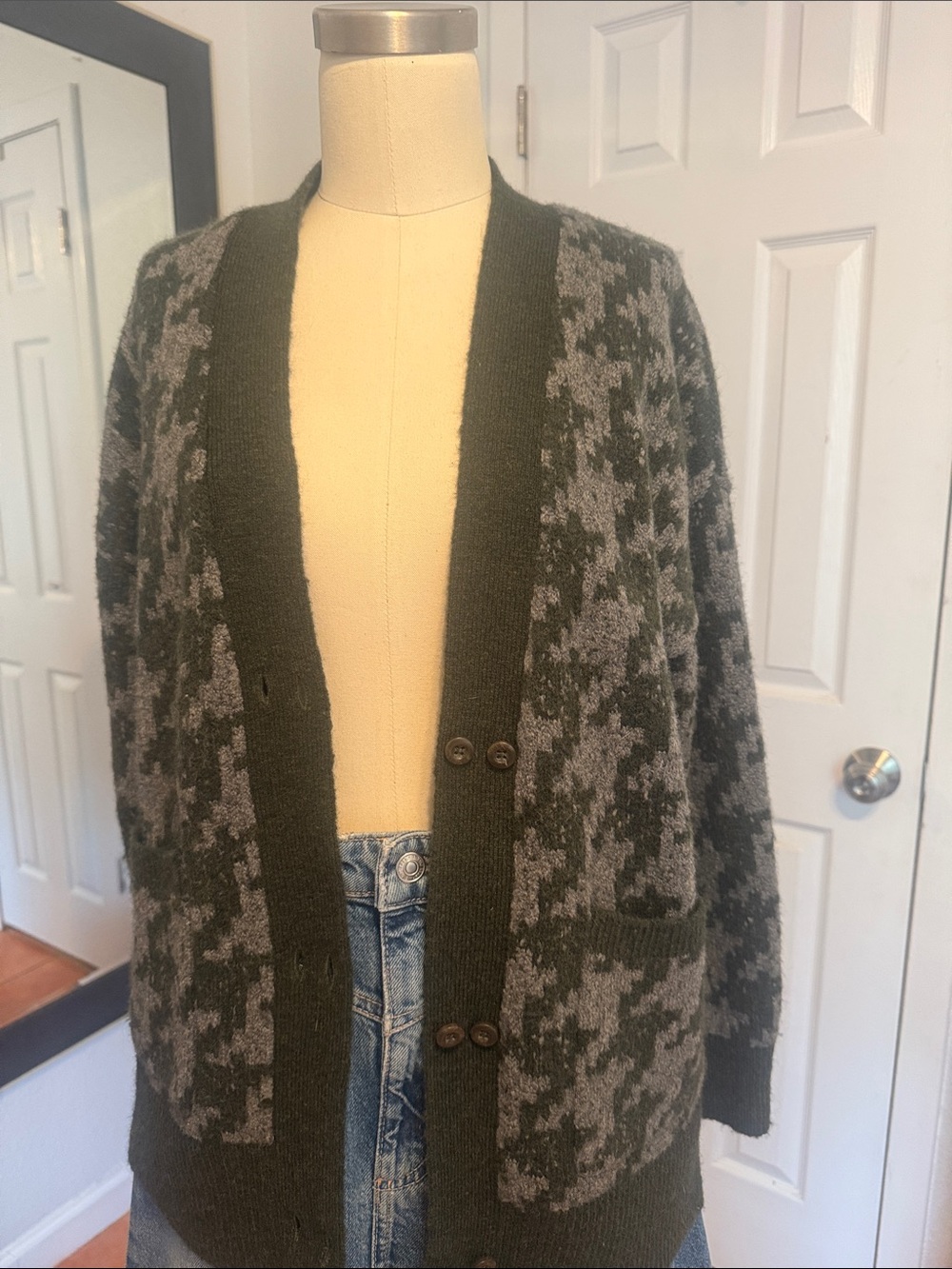 Madewell Dark Green and Gray Houndstooth Button Cardigan